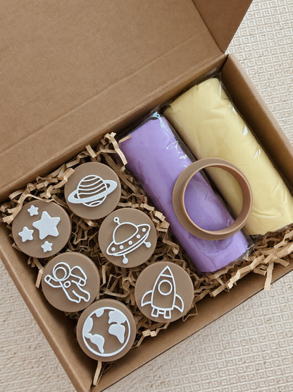 The ‘Mini’ Play Dough Kit